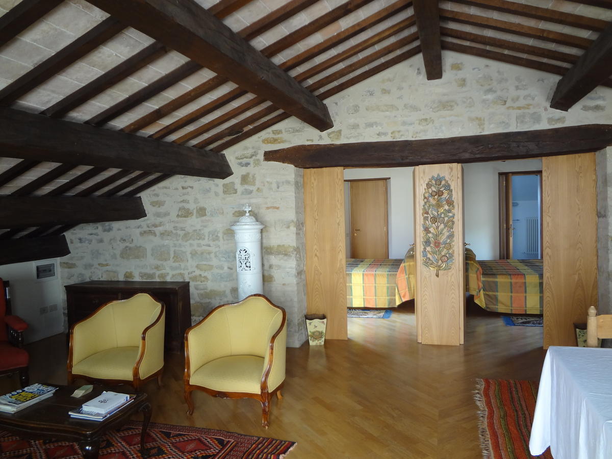 Castello Di Magrano Pensionat Carbonesca Exteriör bild